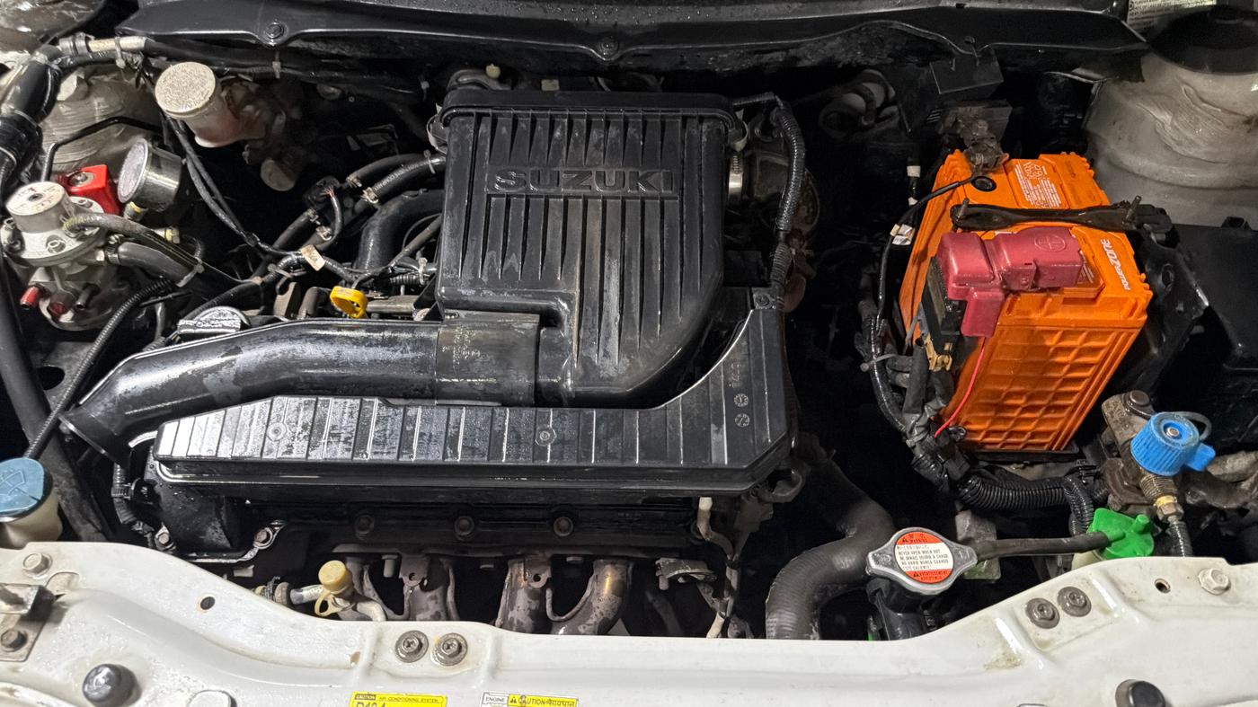 2015 Maruti Swift Dzire LXI (O), CNG, Manual, 72,280 km, Engine View