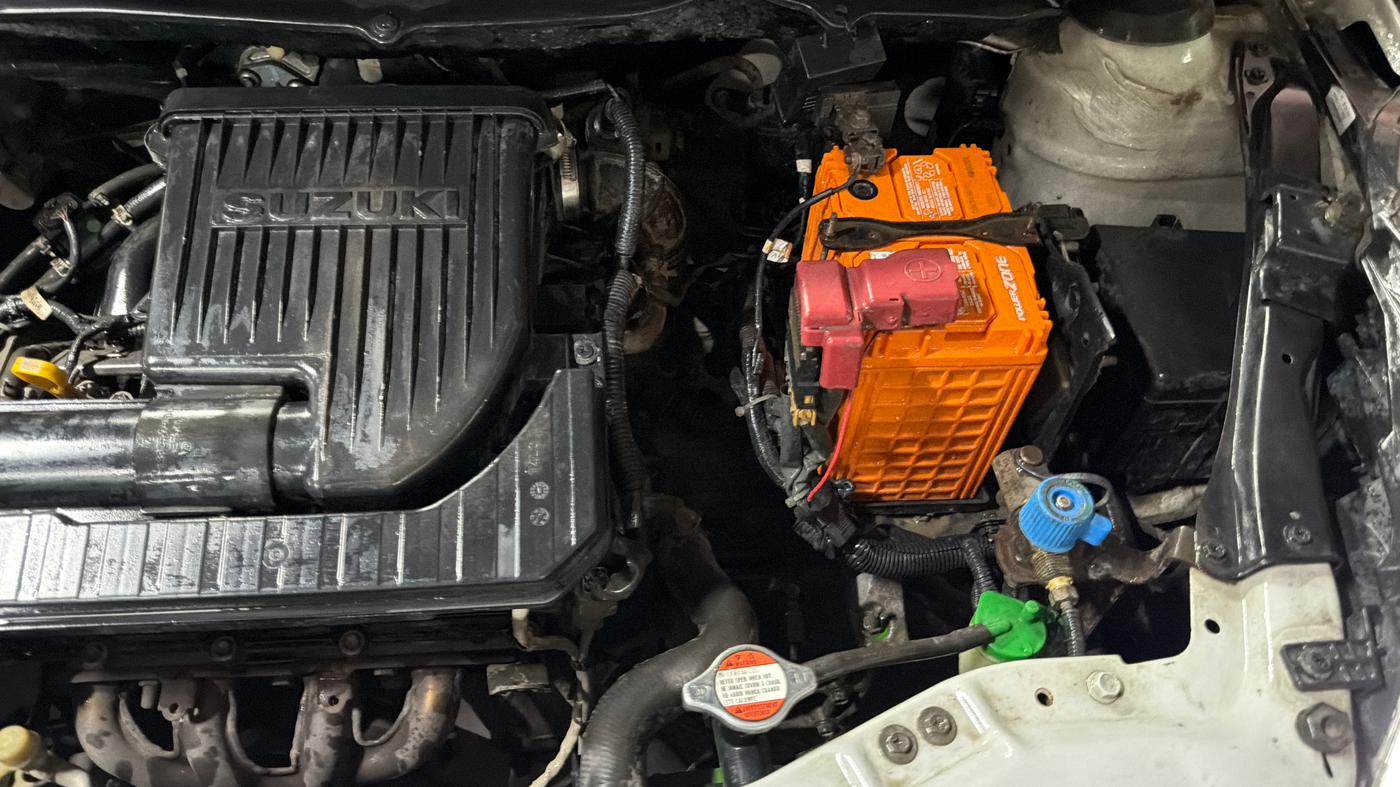 2015 Maruti Swift Dzire LXI (O), CNG, Manual, 72,280 km, Engine View - Left