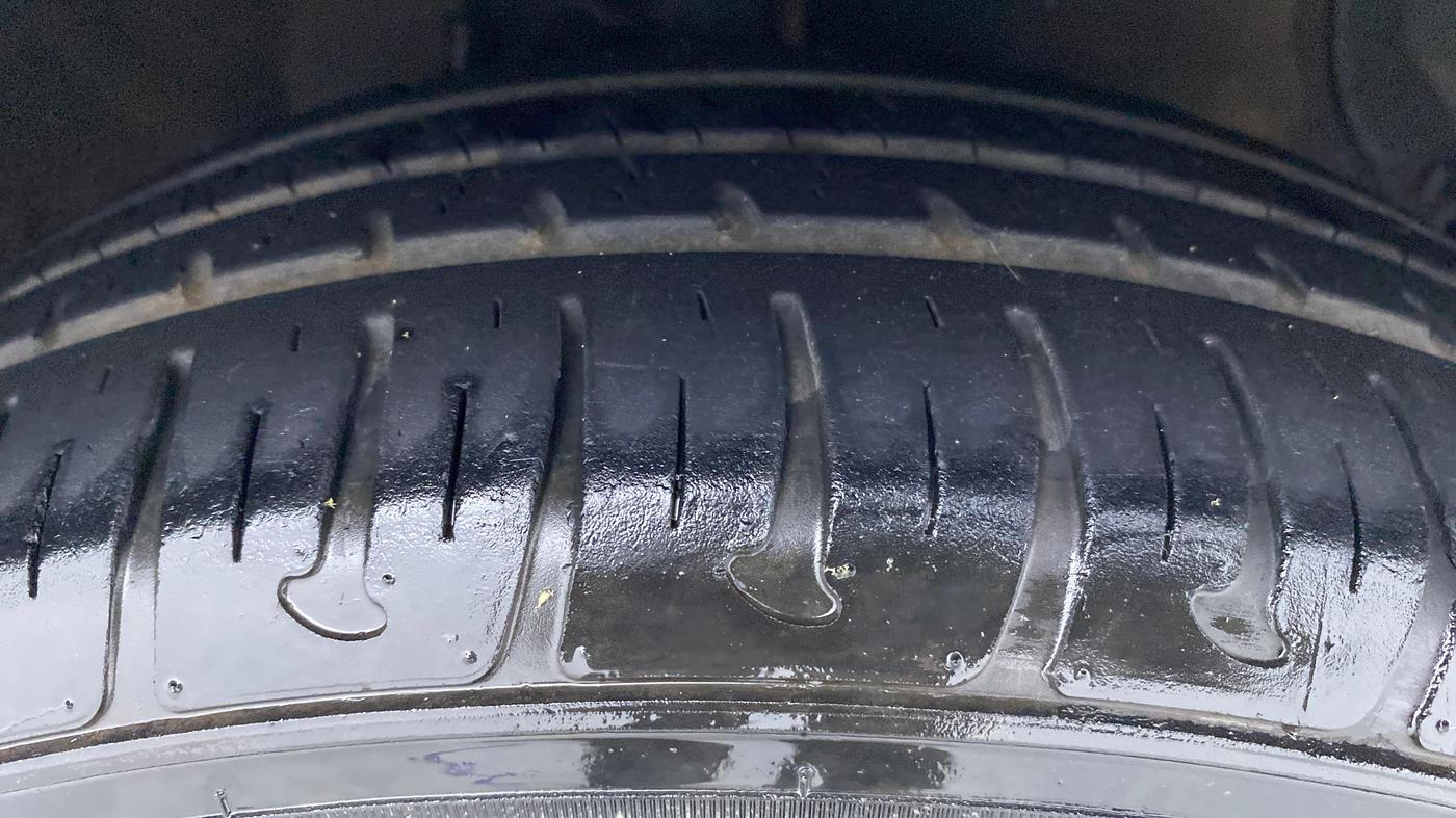 2019 Hyundai Grand i10 MAGNA 1.2 VTVT, Petrol, Manual, 10,939 km, Right Front Tyre Tread