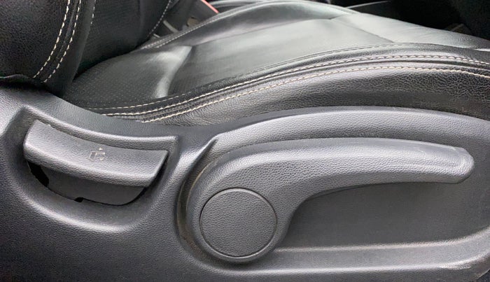 2017 Hyundai Elite i20 ASTA 1.2 (O), Petrol, Manual, 65,516 km, Driver Side Adjustment Panel