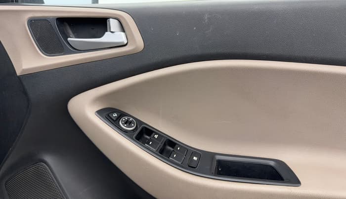 2015 Hyundai Elite i20 SPORTZ 1.2, Petrol, Manual, 52,893 km, Driver Side Door Panels Control