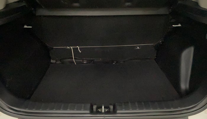 2023 KIA SONET HTK 1.5 DIESEL IMT, Diesel, Manual, 77,159 km, Boot Inside