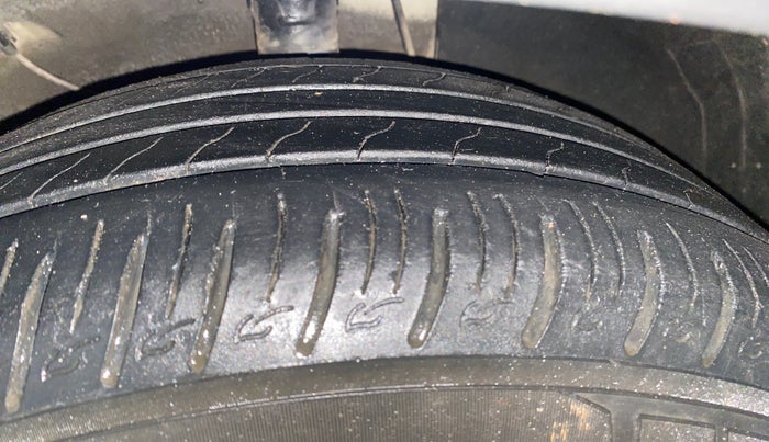 2023 KIA SONET HTK 1.5 DIESEL IMT, Diesel, Manual, 77,159 km, Right Front Tyre Tread