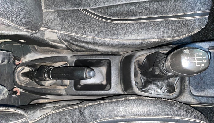 2017 Renault Kwid RXT 1.0, Petrol, Manual, 38,418 km, Gear Lever