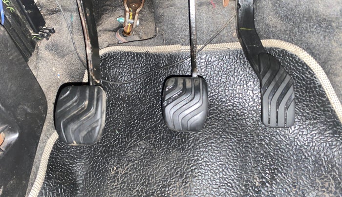 2017 Renault Kwid RXT 1.0, Petrol, Manual, 38,418 km, Pedals