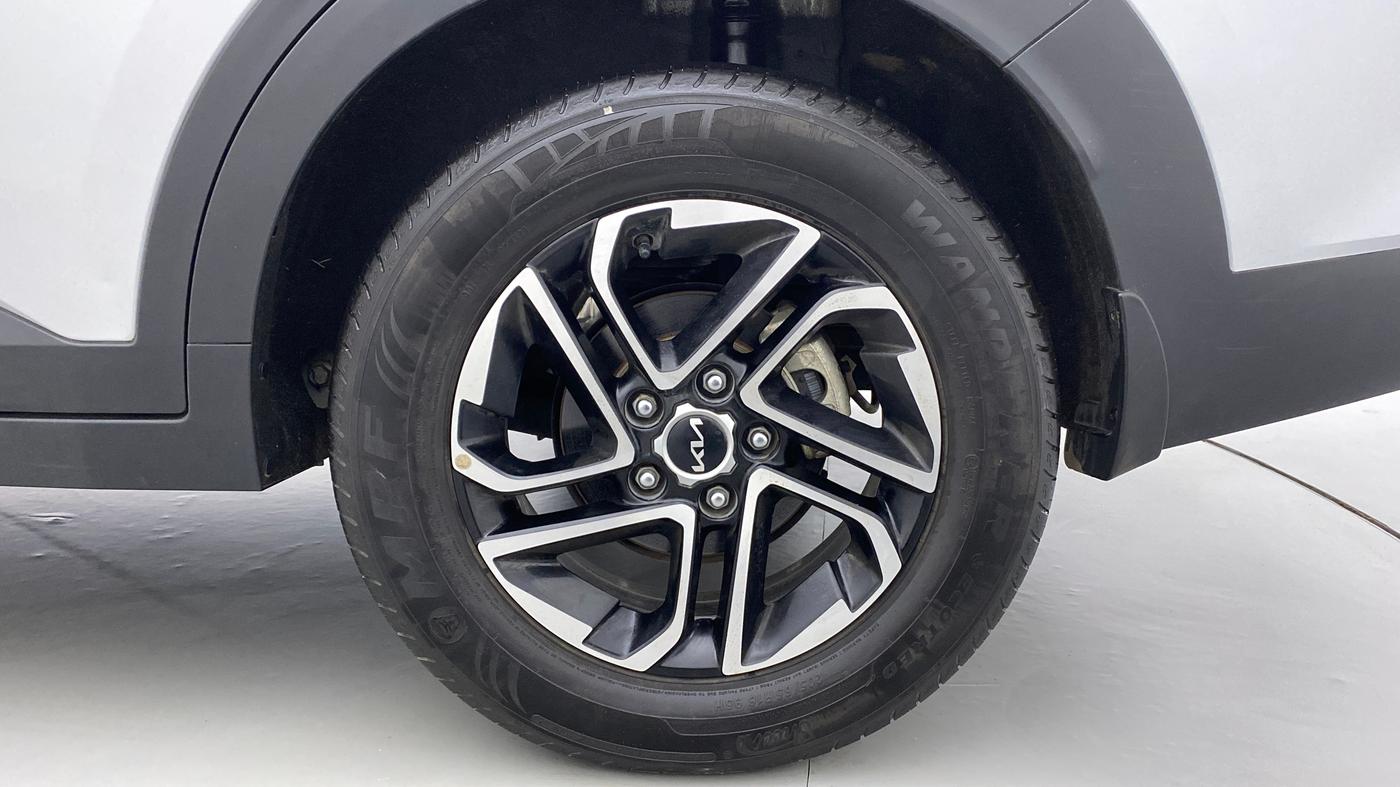 2022 KIA CARENS LUXURY PLUS 1.5D AT 7STR, Diesel, Automatic, 15,574 km, Left Rear Wheel