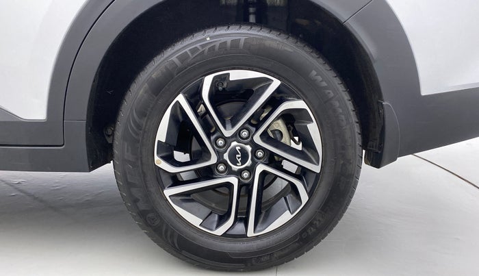 2022 KIA CARENS LUXURY PLUS 1.5D AT 7STR, Diesel, Automatic, 15,574 km, Left Rear Wheel