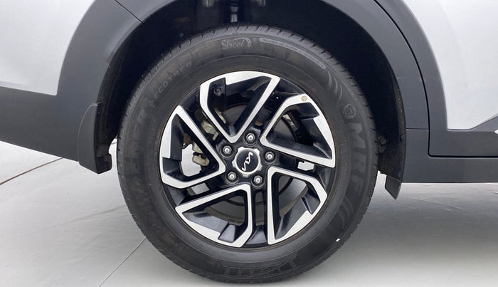 2022 KIA CARENS LUXURY PLUS 1.5D AT 7STR, Diesel, Automatic, 15,574 km, Right Rear Wheel