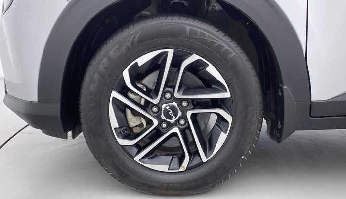 2022 KIA CARENS LUXURY PLUS 1.5D AT 7STR, Diesel, Automatic, 15,574 km, Left Front Wheel