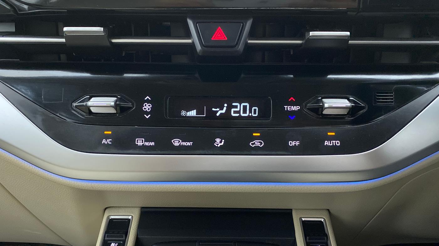 2022 KIA CARENS LUXURY PLUS 1.5D AT 7STR, Diesel, Automatic, 15,574 km, Automatic Climate Control