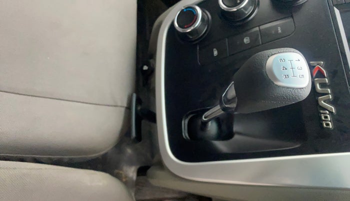 2016 Mahindra Kuv100 K6 6 STR, Petrol, Manual, 27,837 km, Gear Lever