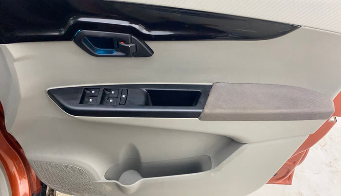 2016 Mahindra Kuv100 K6 6 STR, Petrol, Manual, 27,837 km, Driver Side Door Panels Control