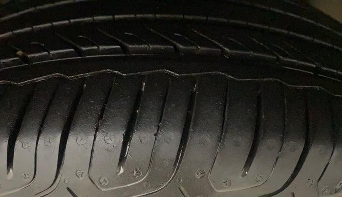 2015 Ford Ecosport TREND 1.5L PETROL, Petrol, Manual, 68,397 km, Right Front Tyre Tread