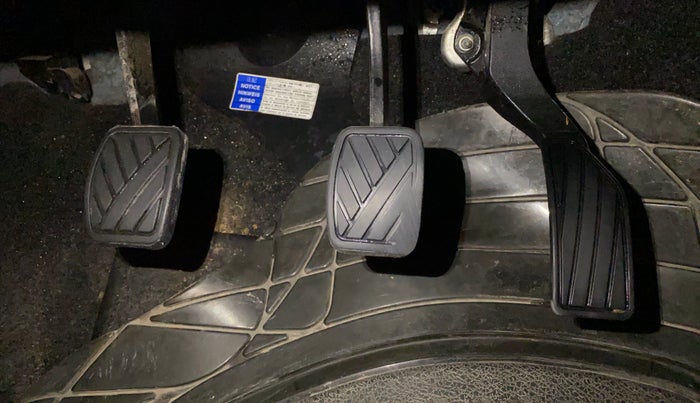 2014 Maruti Swift ZXI, Petrol, Manual, 51,965 km, Pedals