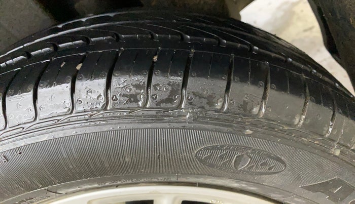 2014 Maruti Swift ZXI, Petrol, Manual, 51,965 km, Left Rear Tyre Tread
