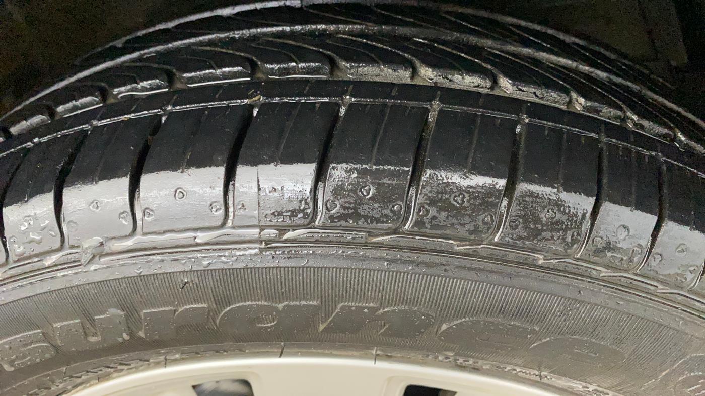 2014 Maruti Swift ZXI, Petrol, Manual, 51,773 km, Right Front Tyre Tread
