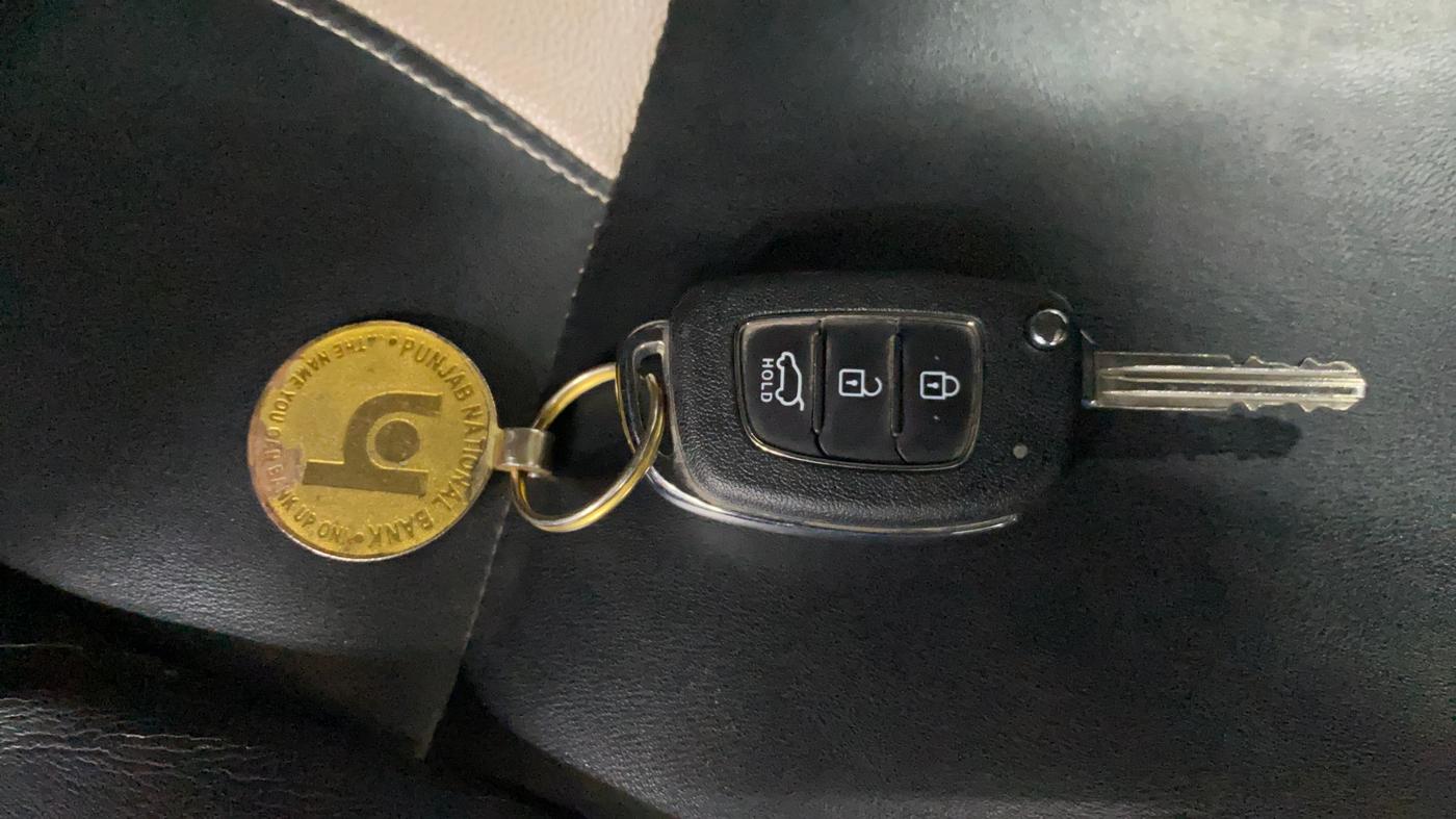 2018 Hyundai Creta E PLUS 1.4 DIESEL, Diesel, Manual, 1,09,523 km, Key Close Up