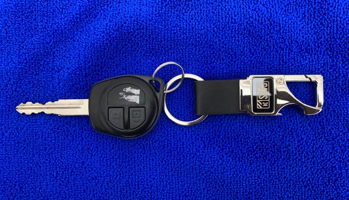 2014 Maruti Swift VXI, Petrol, Manual, 63,686 km, Key Close Up