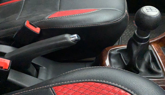 2014 Maruti Swift VXI, Petrol, Manual, 63,686 km, Gear Lever