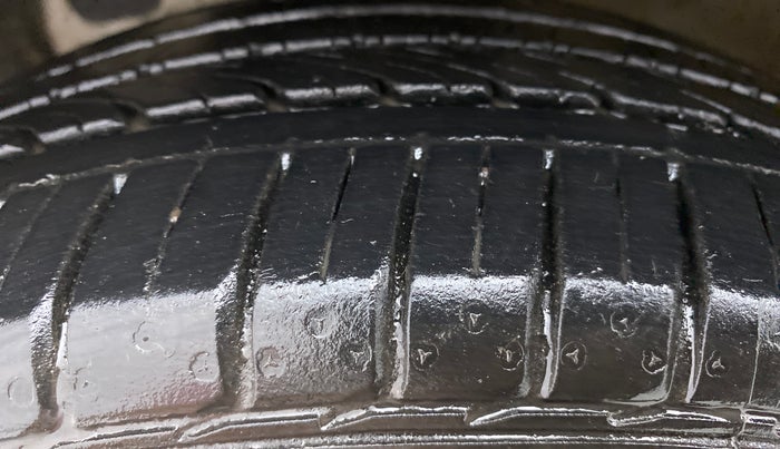 2019 Hyundai Elite i20 1.2  ASTA (O) CVT, Petrol, Automatic, 13,726 km, Left Front Tyre Tread