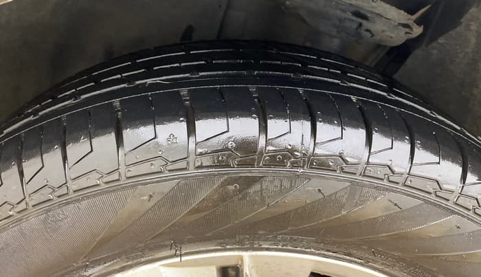 2021 Skoda KUSHAQ AMBITION 1.0L TSI MT, Petrol, Manual, 67,689 km, Left Front Tyre Tread