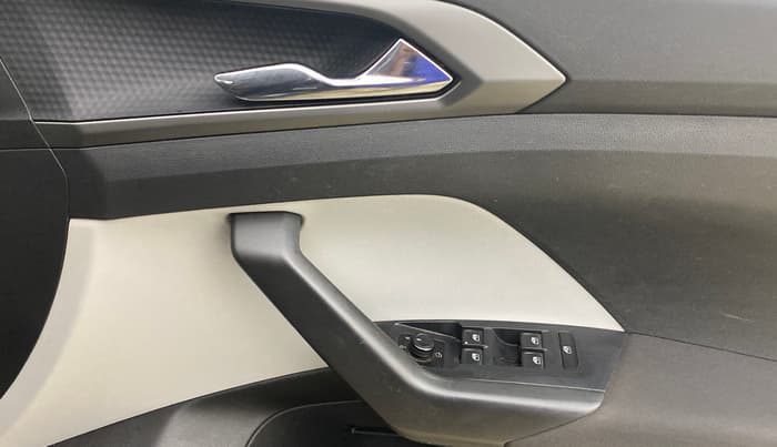 2021 Skoda KUSHAQ AMBITION 1.0L TSI MT, Petrol, Manual, 67,689 km, Driver Side Door Panels Control