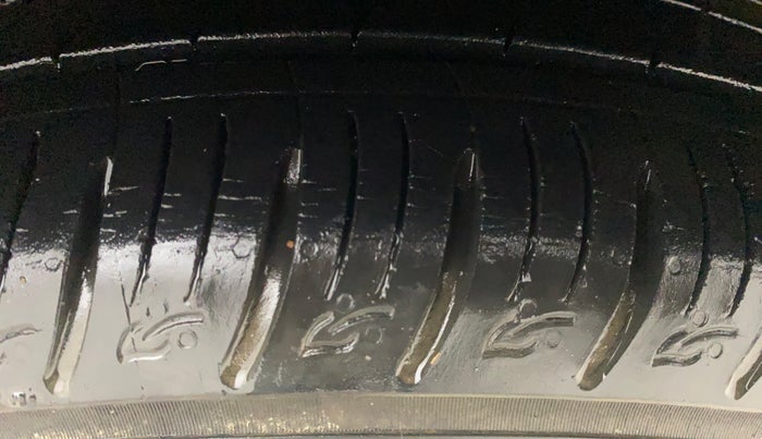 2021 KIA SONET HTX 1.0 IMT, Petrol, Manual, 16,868 km, Left Rear Tyre Tread