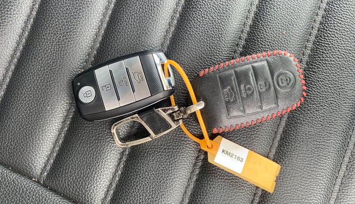 2021 KIA SONET HTX 1.0 IMT, Petrol, Manual, 16,868 km, Key Close Up