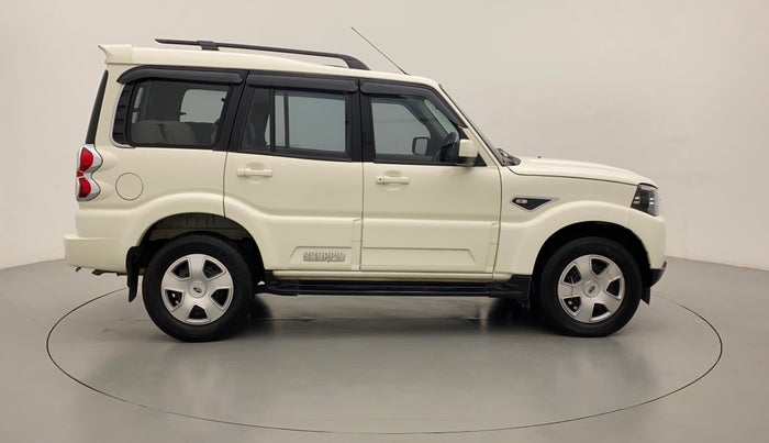 2022 Mahindra Scorpio S7, Diesel, Manual, 35,182 km, Right Side View