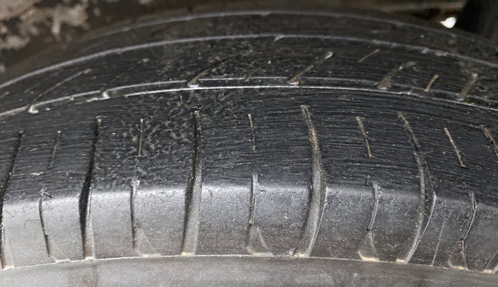 2014 Maruti Wagon R 1.0 LXI CNG, CNG, Manual, 67,710 km, Left Rear Tyre Tread