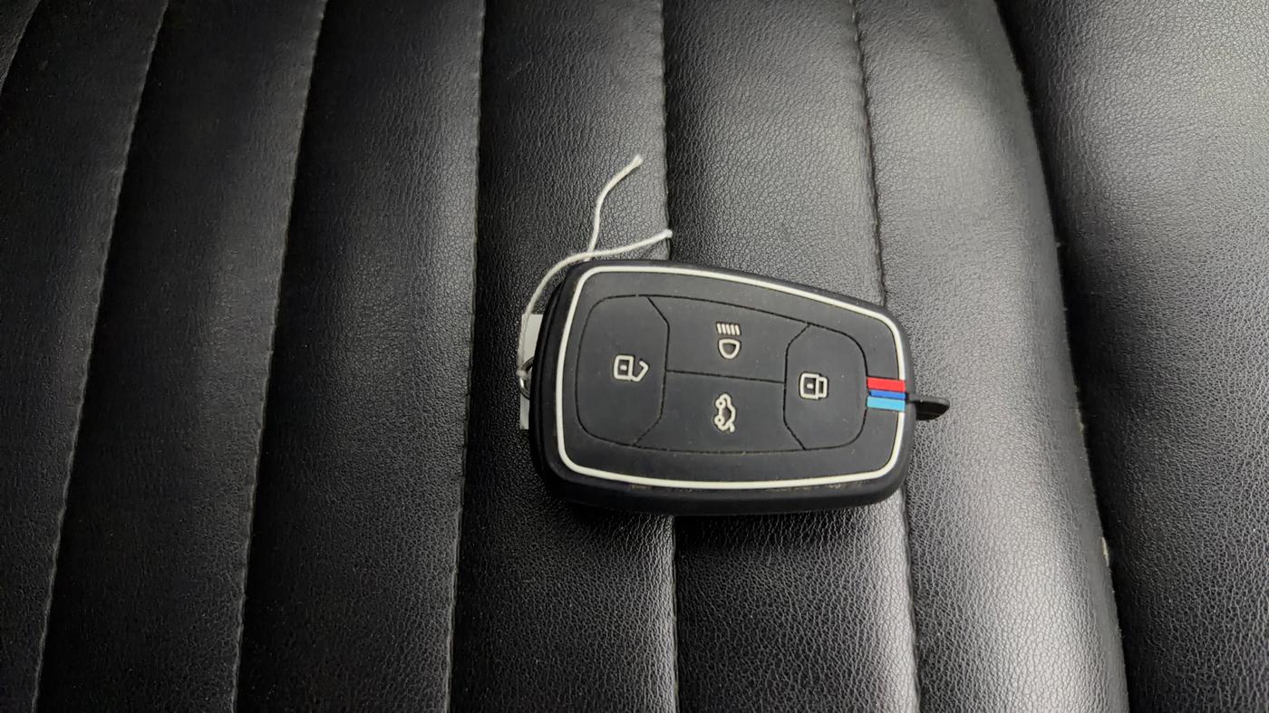 2023 Tata TIGOR XZ PLUS CNG, CNG, Manual, 1,15,173 km, Key Close Up