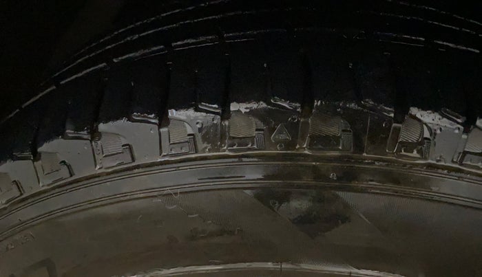 2021 Mahindra XUV500 W9 AT, Diesel, Automatic, 67,343 km, Left Front Tyre Tread