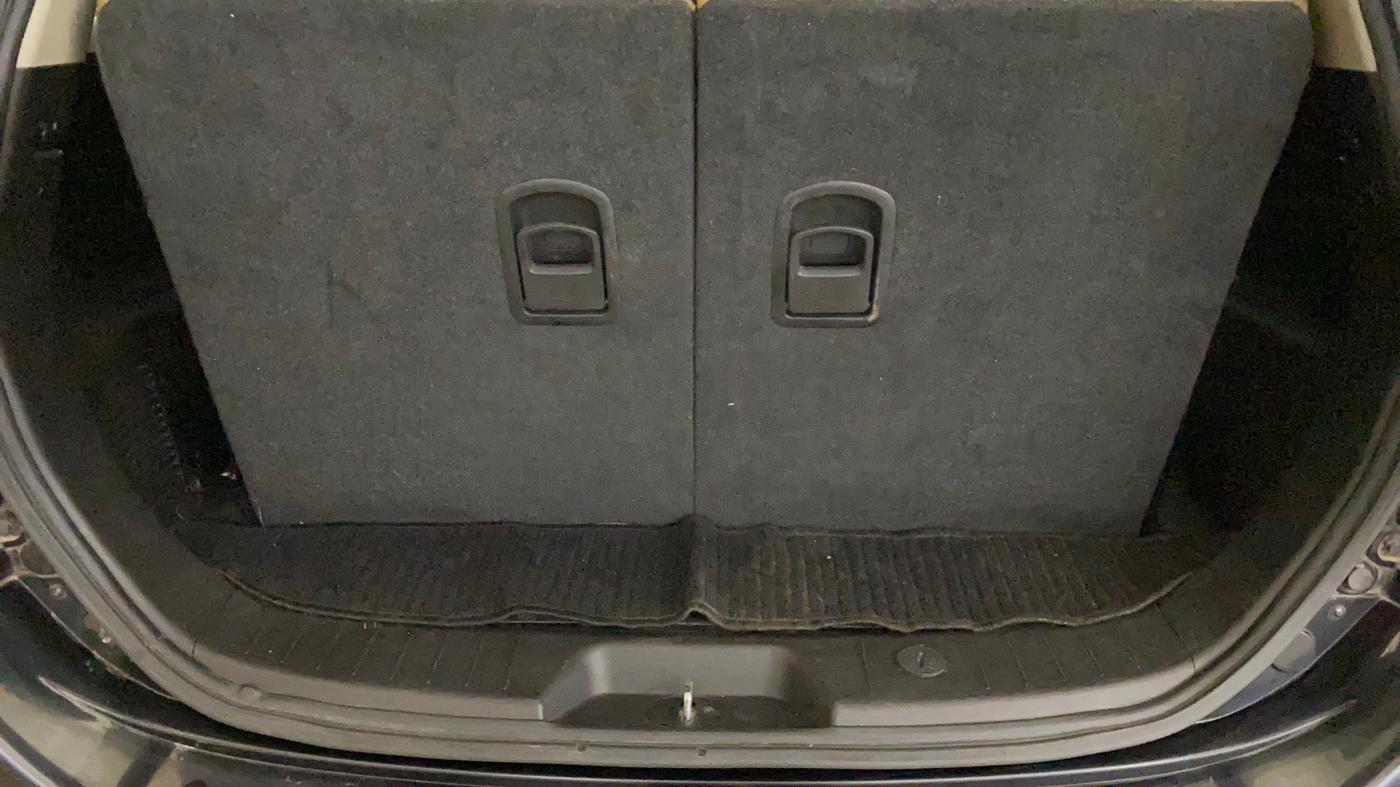 2021 Mahindra XUV500 W9 AT, Diesel, Automatic, 67,343 km, Boot Inside