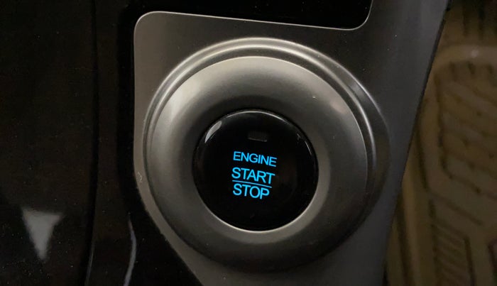 2021 Mahindra XUV500 W9 AT, Diesel, Automatic, 67,343 km, Keyless Start/ Stop Button