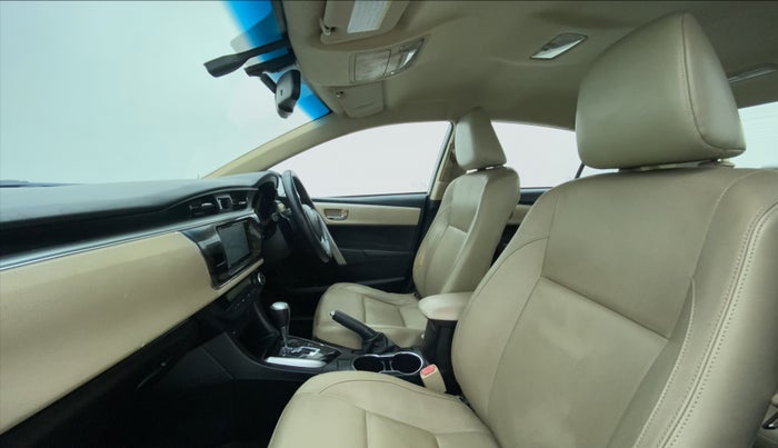 2014 Toyota Corolla Altis VL AT, Petrol, Automatic, 94,968 km, Right Side Front Door Cabin