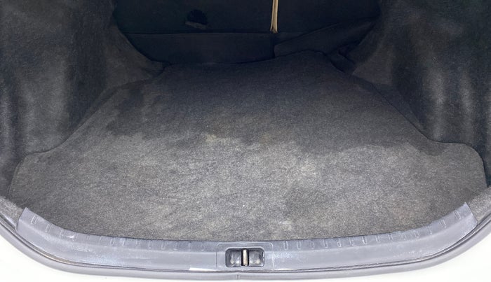 2014 Toyota Corolla Altis VL AT, Petrol, Automatic, 94,968 km, Boot Inside