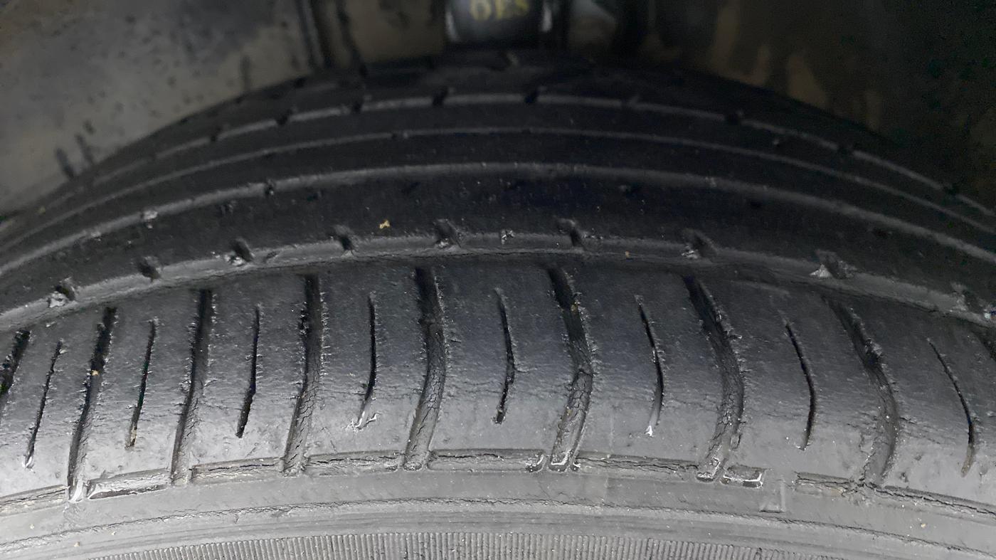 2014 Toyota Corolla Altis VL AT, Petrol, Automatic, 94,968 km, Left Front Tyre Tread