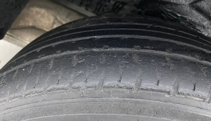 2014 Toyota Corolla Altis VL AT, Petrol, Automatic, 94,968 km, Right Rear Tyre Tread