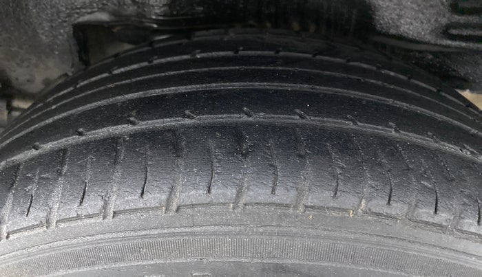 2014 Toyota Corolla Altis VL AT, Petrol, Automatic, 94,968 km, Left Rear Tyre Tread