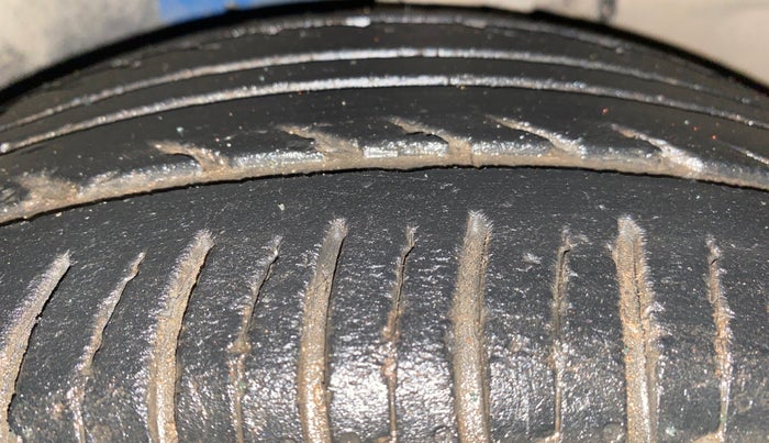 2020 Ford Ecosport TITANIUM 1.5L DIESEL, Diesel, Manual, 43,280 km, Left Front Tyre Tread