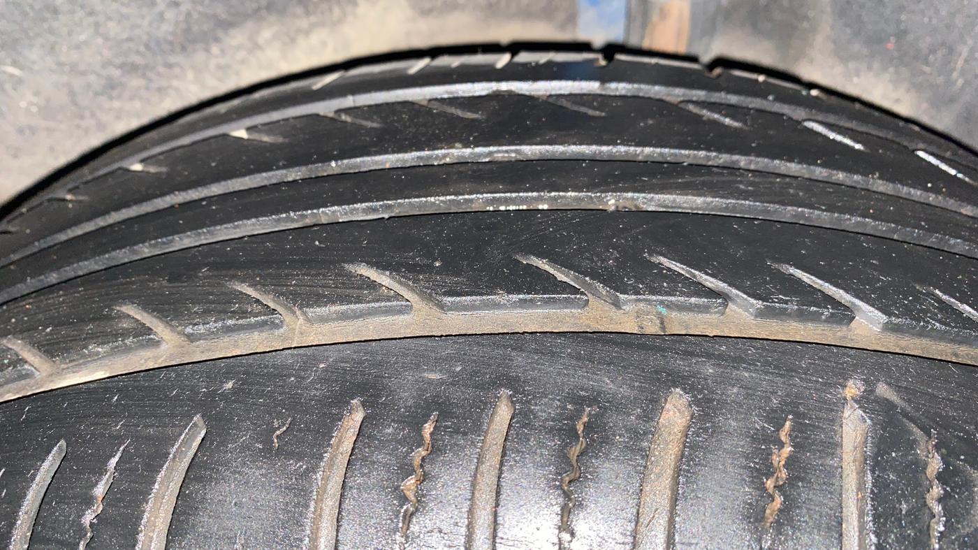 2020 Ford Ecosport TITANIUM 1.5L DIESEL, Diesel, Manual, 43,323 km, Left Rear Tyre Tread