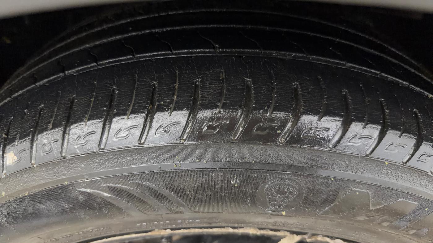 2019 Tata NEXON XMA PETROL, CNG, Automatic, 97,713 km, Right Front Tyre Tread