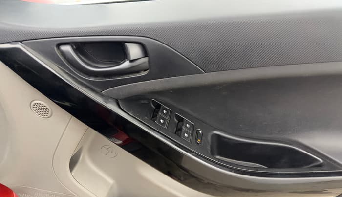 2019 Tata NEXON XMA PETROL, CNG, Automatic, 97,713 km, Driver Side Door Panels Control