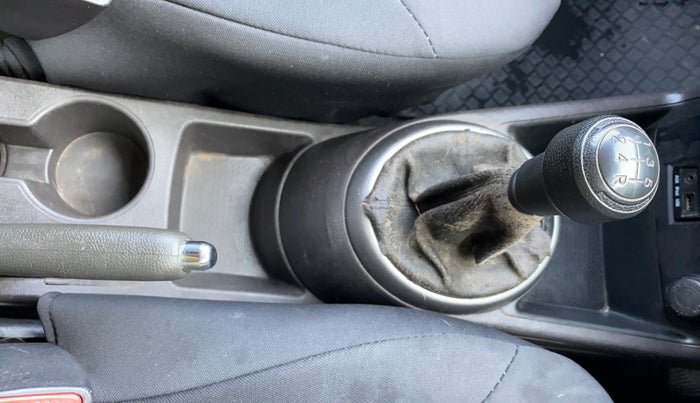 2013 Hyundai i20 MAGNA (O) 1.2, Petrol, Manual, 44,337 km, Gear Lever