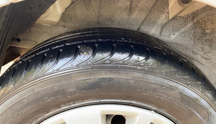 2013 Hyundai i20 MAGNA (O) 1.2, Petrol, Manual, 44,337 km, Right Rear Tyre Tread