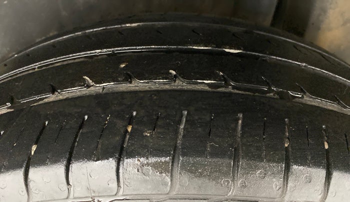 2017 Maruti Ciaz ZETA 1.4 VVT AMT, Petrol, Automatic, 59,206 km, Left Rear Tyre Tread