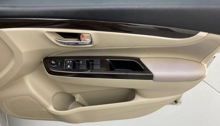 2017 Maruti Ciaz ZETA 1.4 VVT AMT, Petrol, Automatic, 59,206 km, Driver Side Door Panels Control