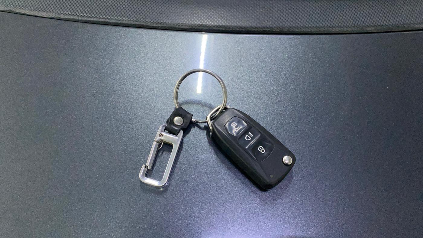 2022 Tata Tiago XT RHYTHM PETROL, Petrol, Manual, 14,740 km, Key Close Up