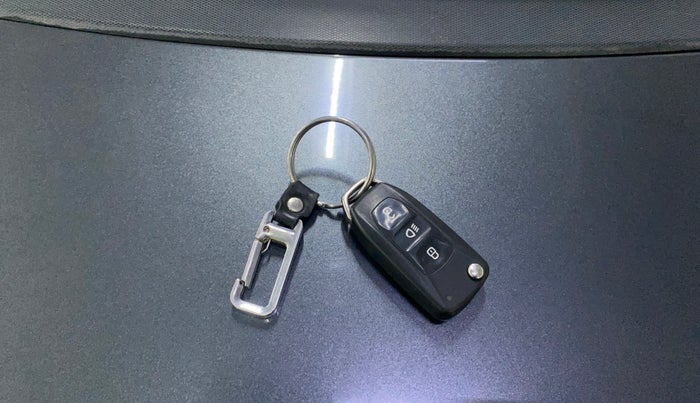 2022 Tata Tiago XT RHYTHM PETROL, Petrol, Manual, 14,740 km, Key Close Up