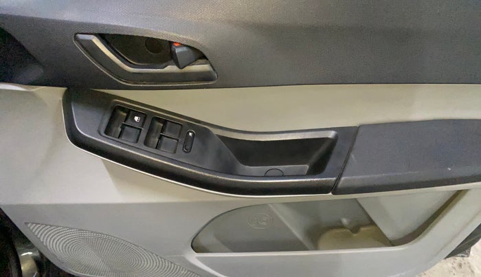 2022 Tata Tiago XT RHYTHM PETROL, Petrol, Manual, 14,740 km, Driver Side Door Panels Control